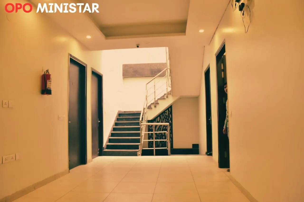 Opo Ministar 033 호텔 구르가온